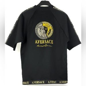 A Versace Men’s T Shirt, Size M